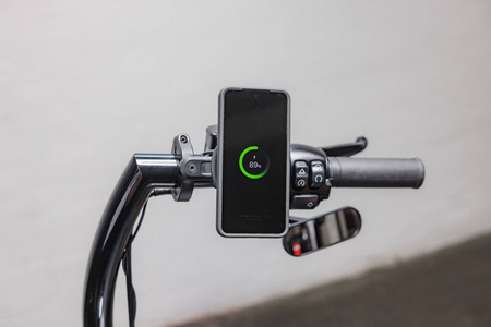 QUAD LOCK PODSTAWA MONTOWANA NA KIEROWNICY PRO DUŻA